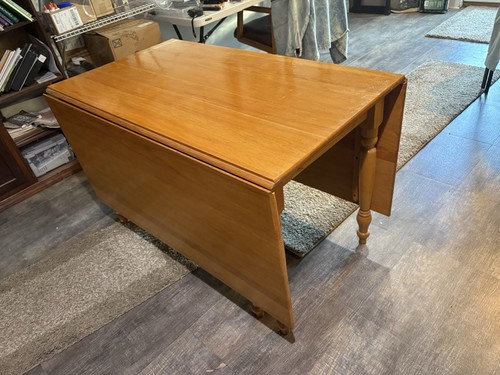 Solid oak wood drop - solid, leaf